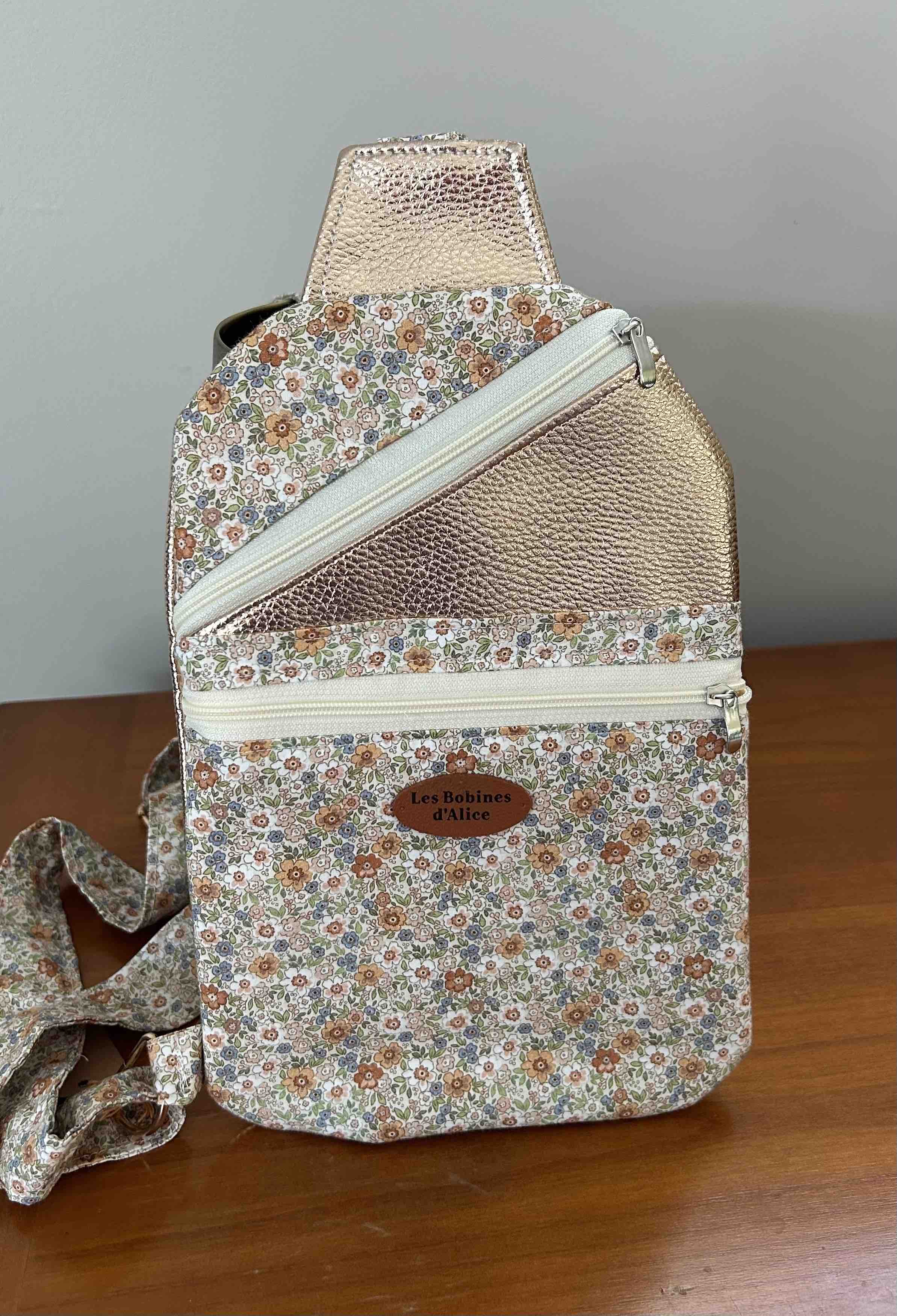 Sac anti-vol en simili gold et coton liberty