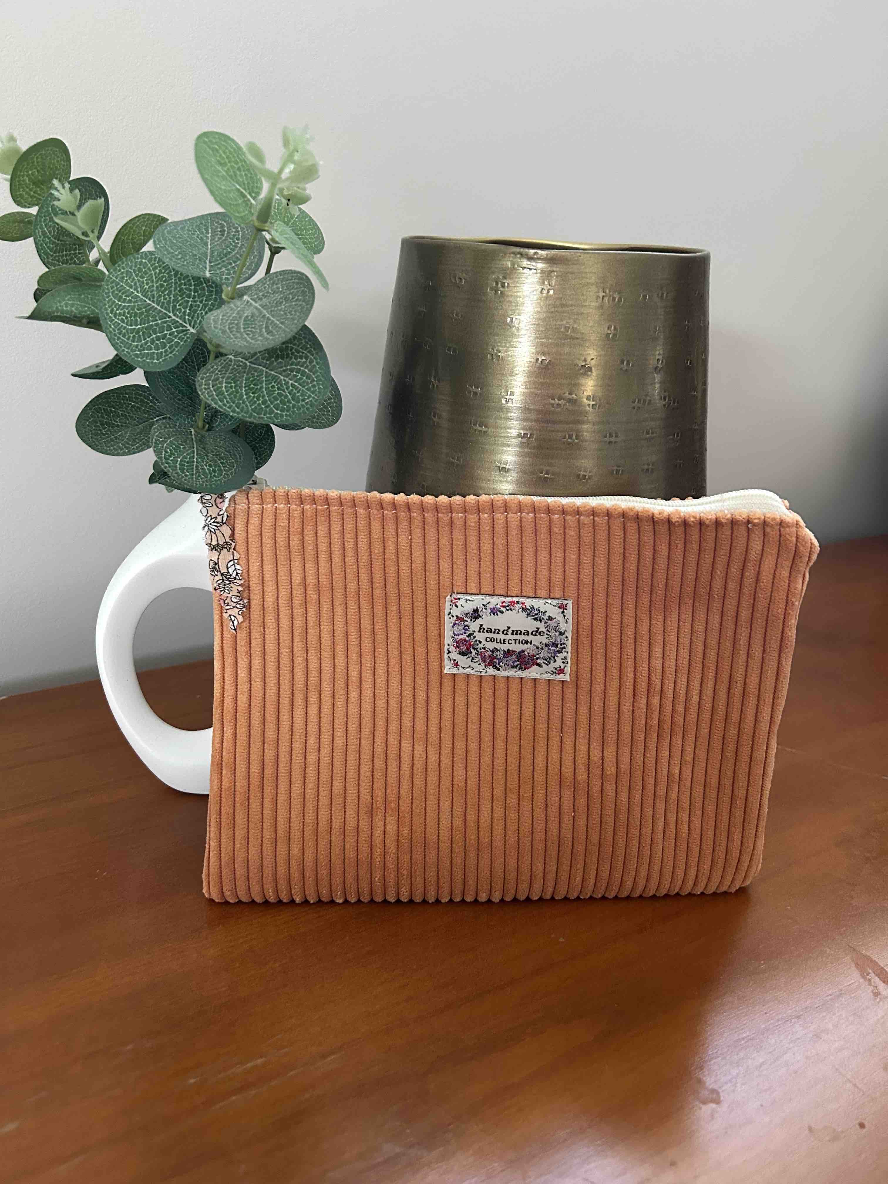 Pochette en velours orange