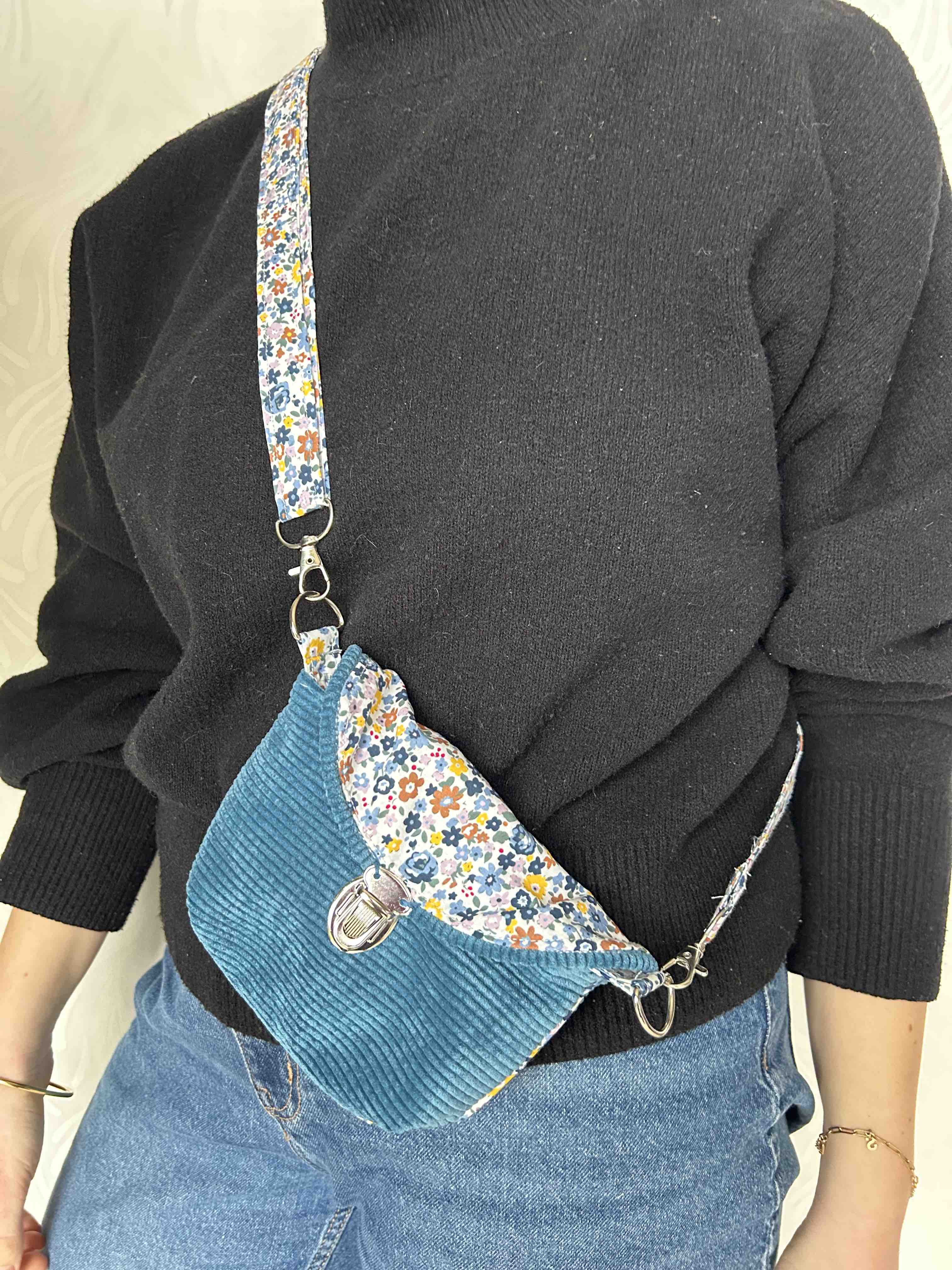 Sac banane ceinture bleu fleuri