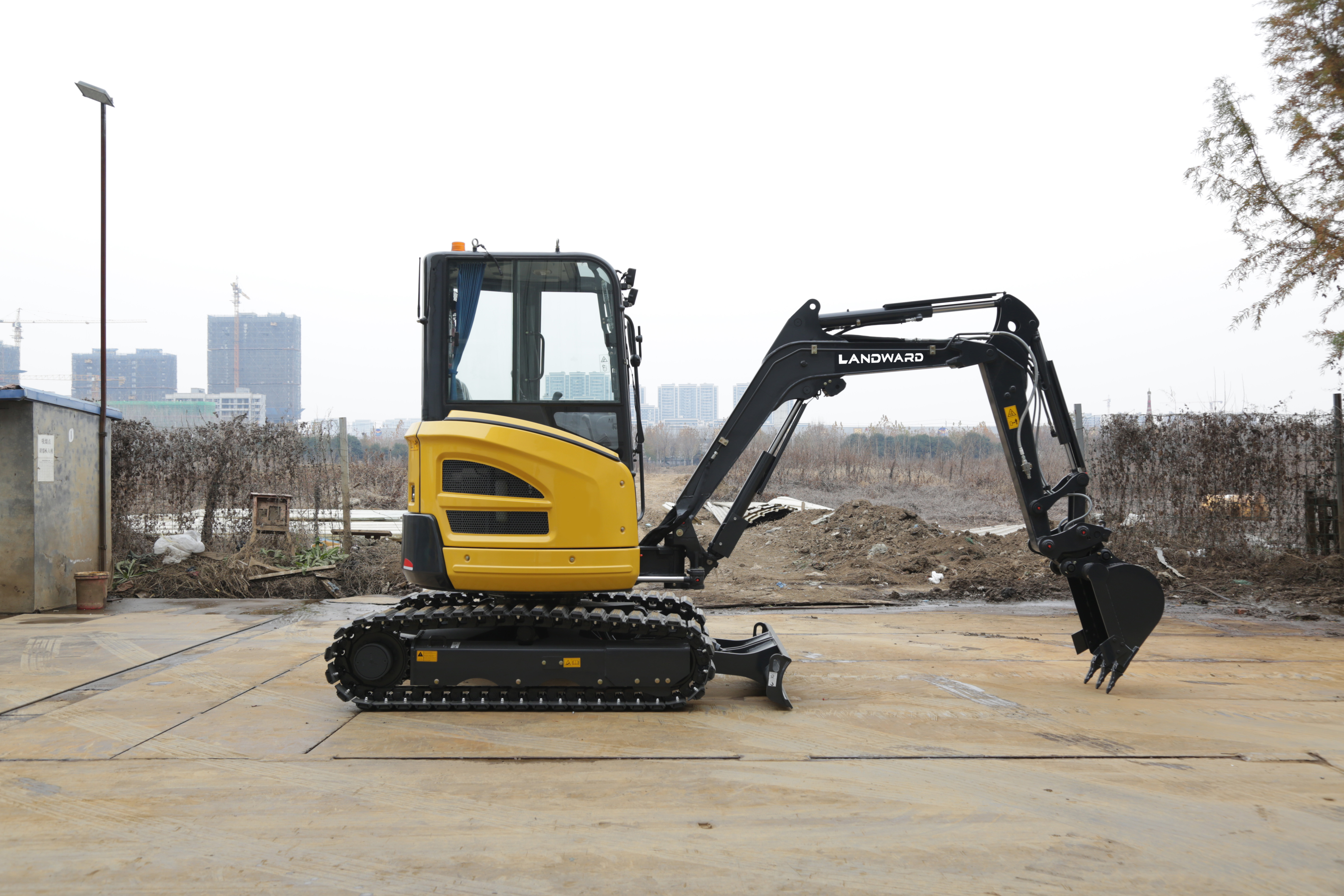 Mini ekskavatorius CM28