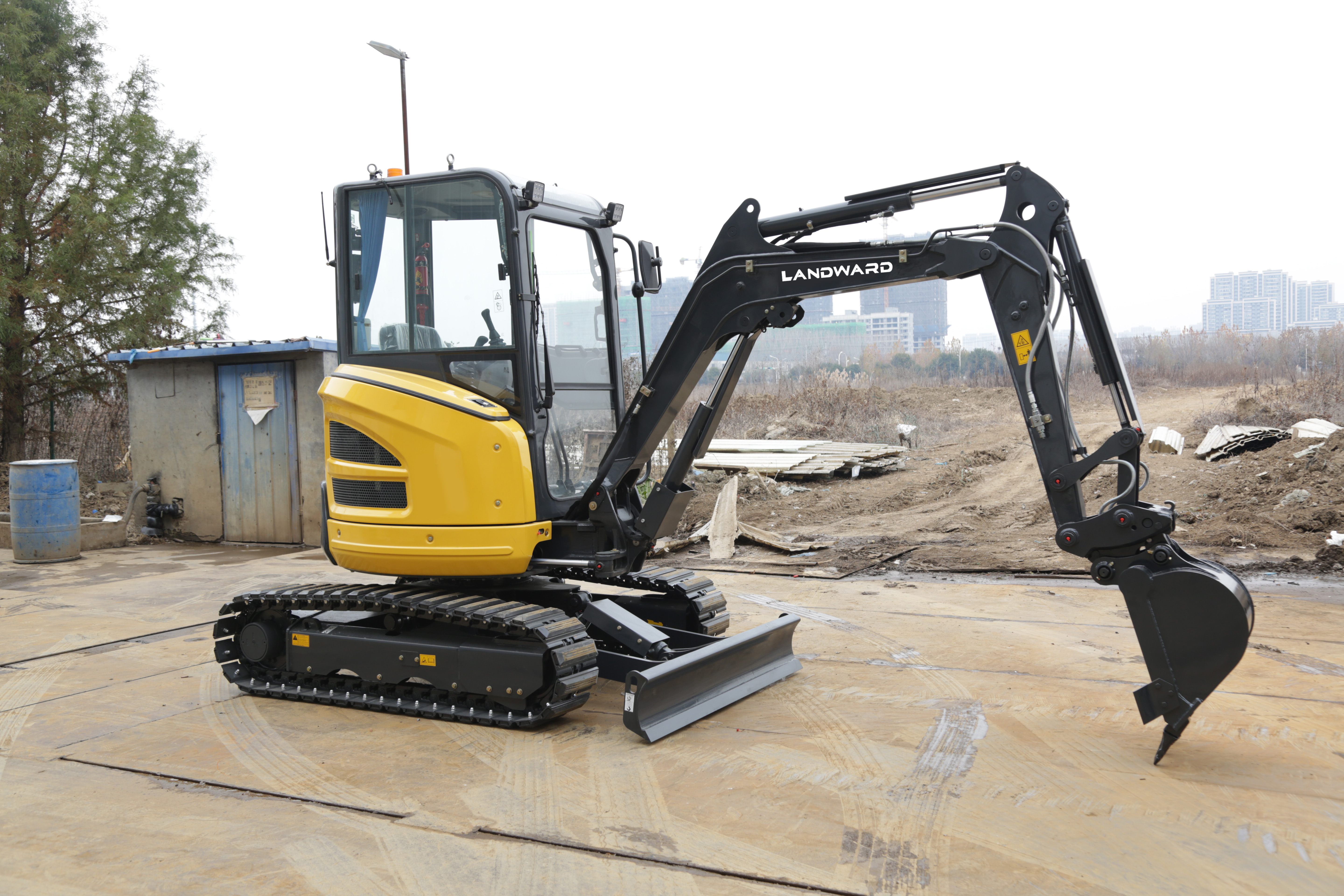 Mini ekskavatorius CM28