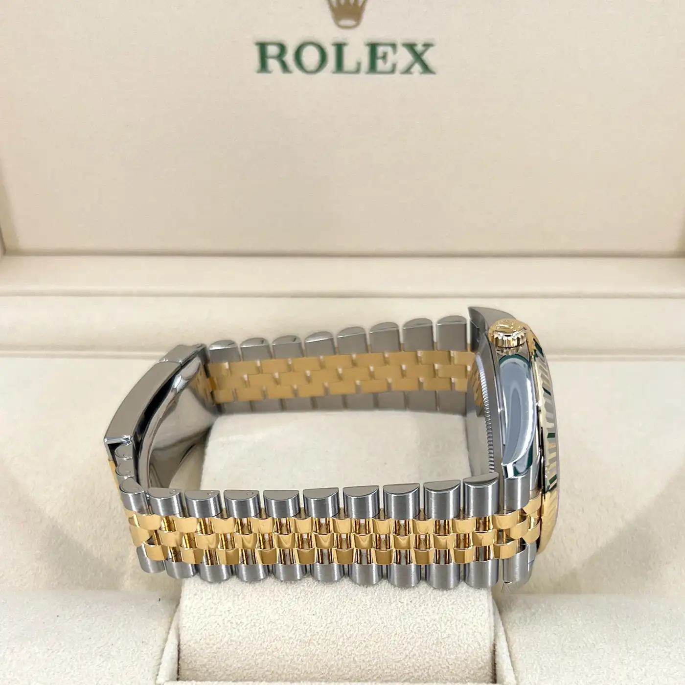Rolex Datejust – Yellow Rolesor Sophistication with Wimbledon Slate Dial