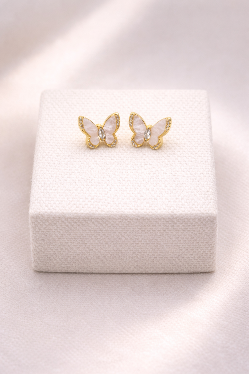 Brinco Borboleta Madrepérola 