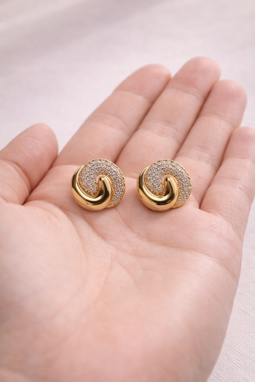 Brinco Redondo Cravejado 