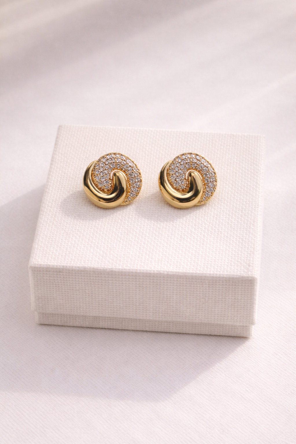 Brinco Redondo Cravejado 