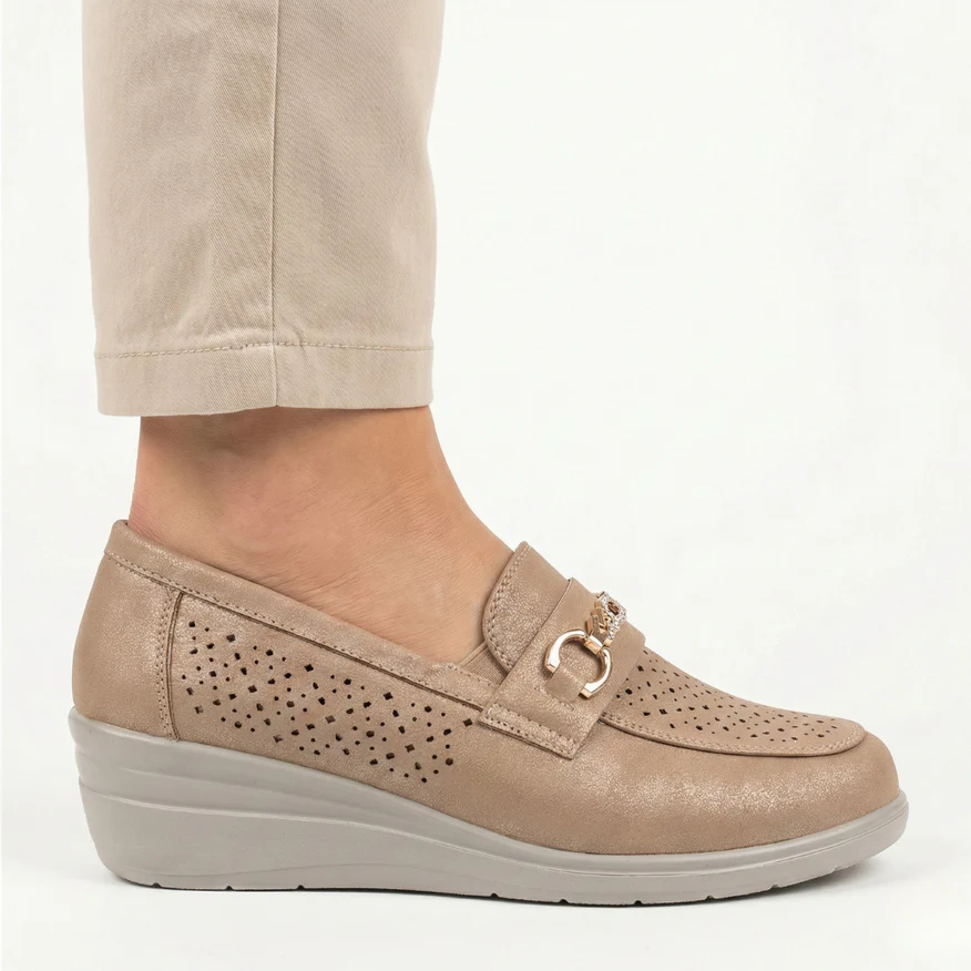 Comfortable women's moccasin Beige