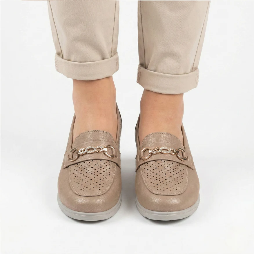 Comfortable women's moccasin Beige