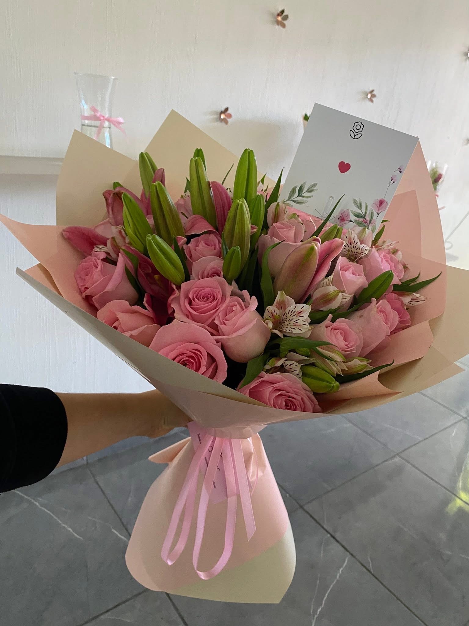 Bouquet de Rosas y Lirios