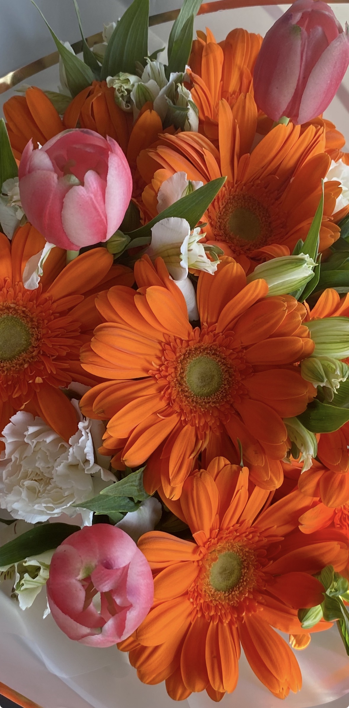 Bouquet Vibrante De Tulipanes Y Gerberas