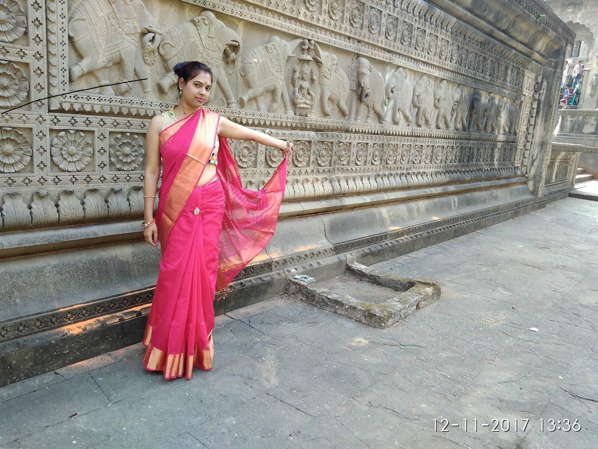 Vibrant Pink Maheshwari Silk Saree