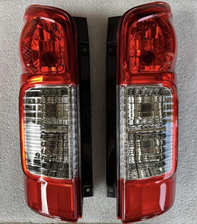NV350 E26 TAIL LIGHT (RIGHT)