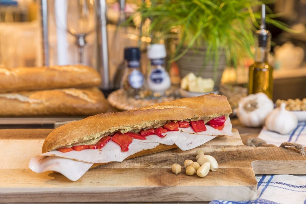 Belegd broodje Hummus Kipfilet
