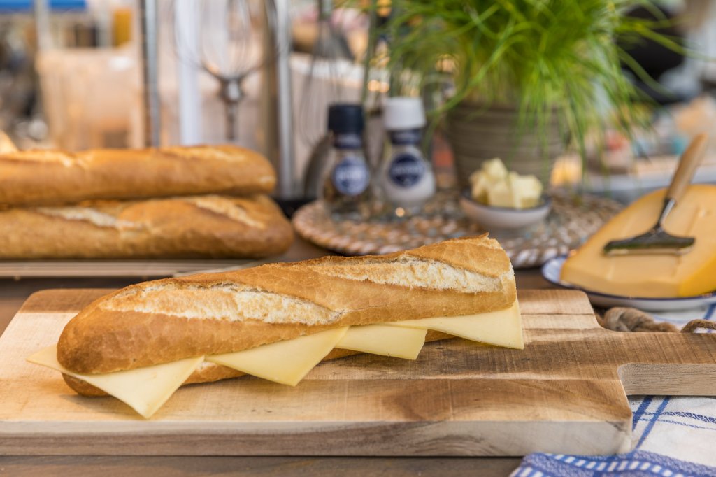 Belegd Broodje Basic: ham / jong belegen kaas / oude kaas / brie / kipfilet / rosbief
