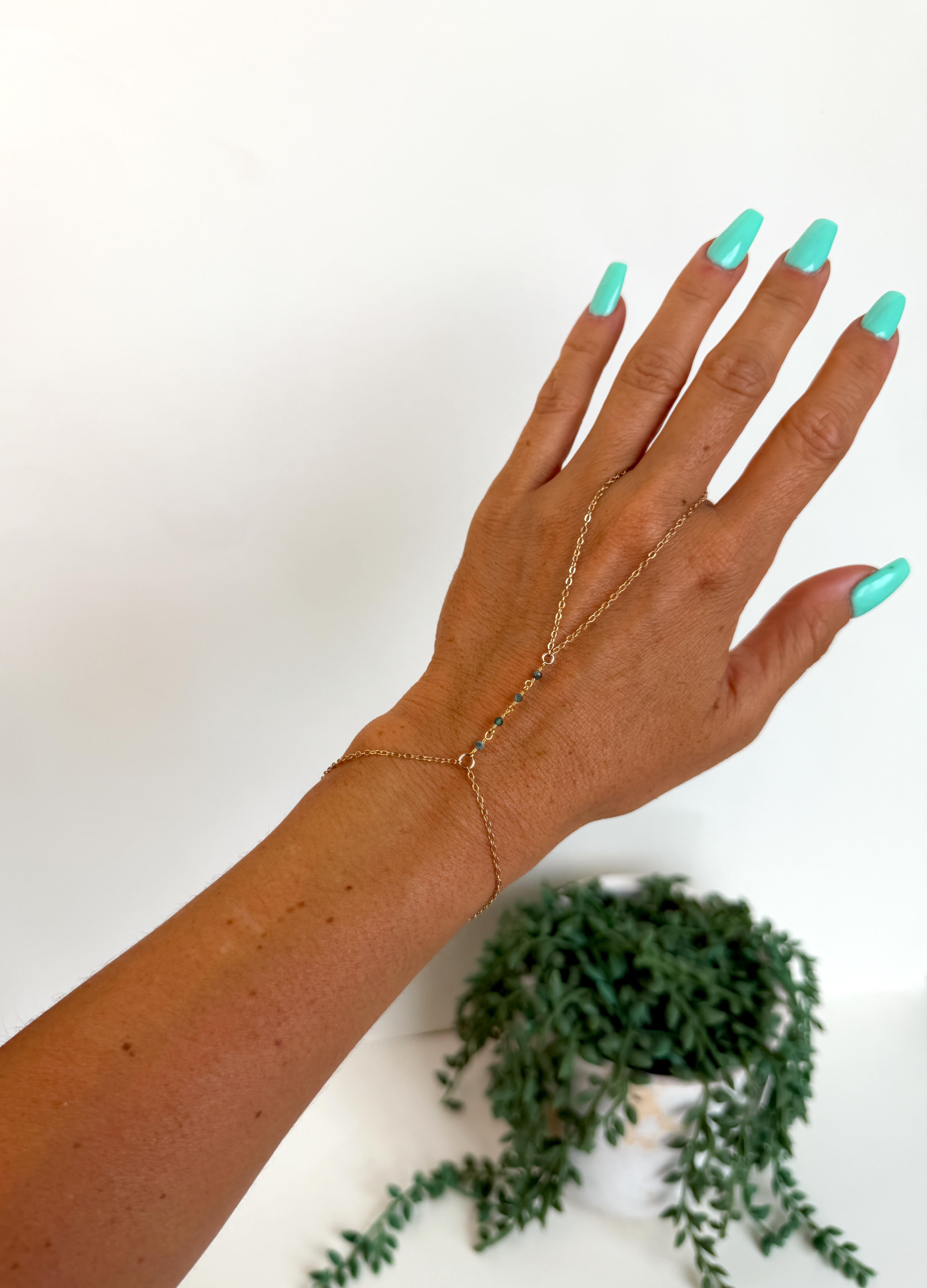 Emerald Handchain