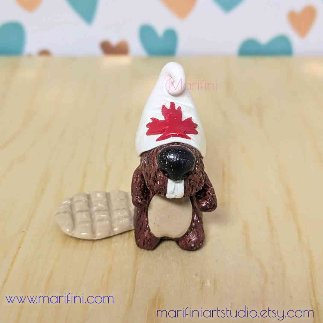 Beaver Gnome: Canada Maple Leaf