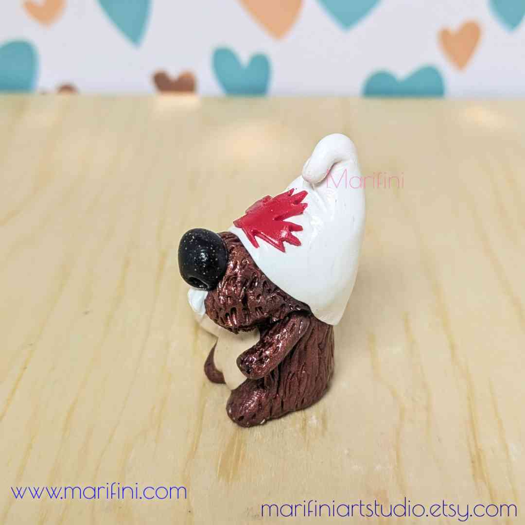 Beaver Gnome: Canada Maple Leaf