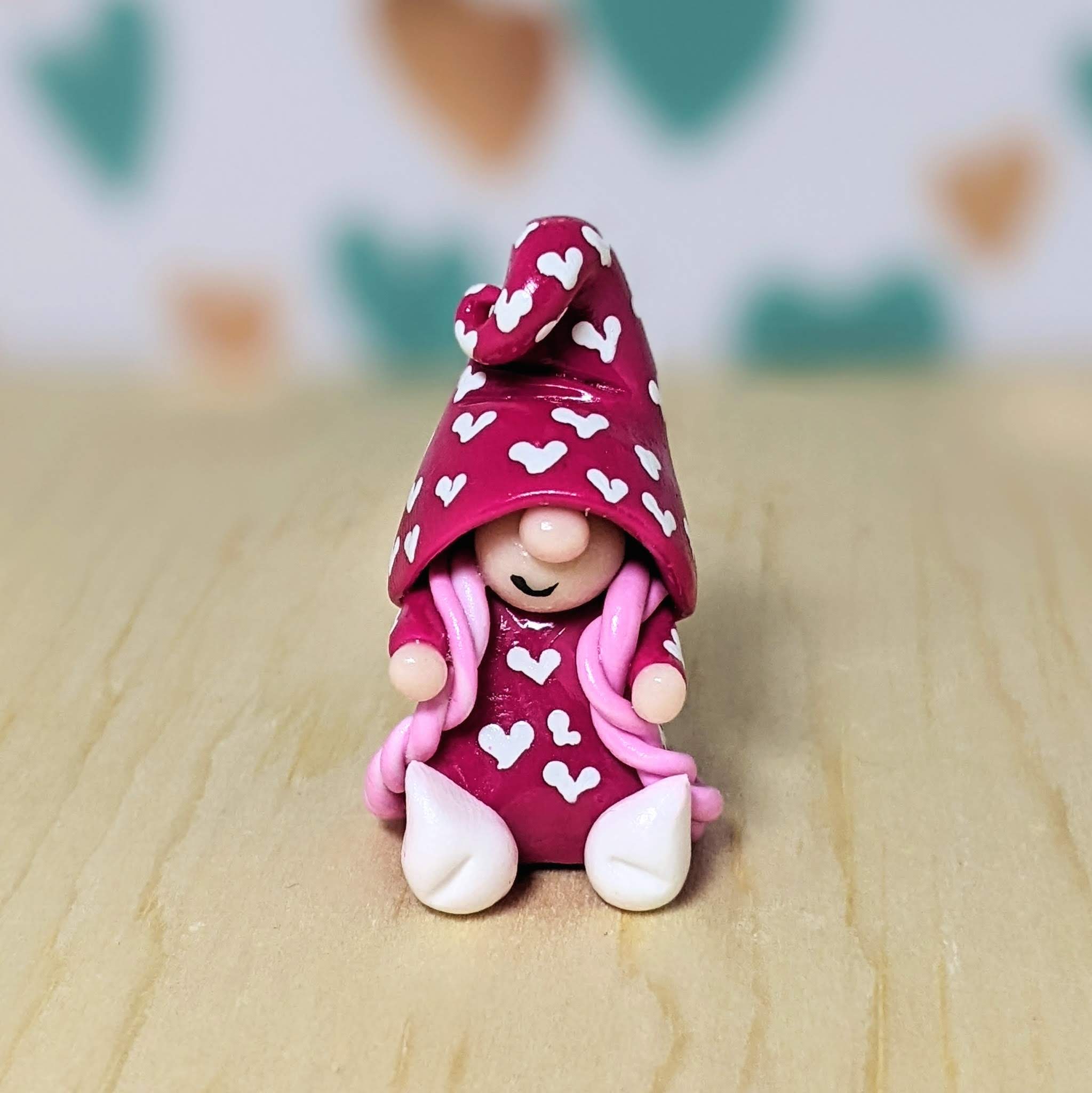Girl Gnome: Pink Hearts