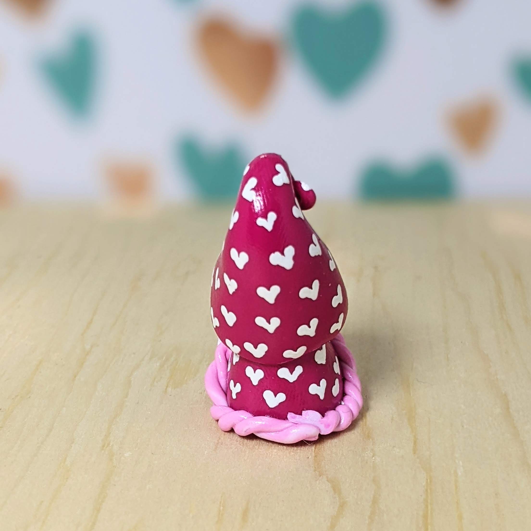 Girl Gnome: Pink Hearts
