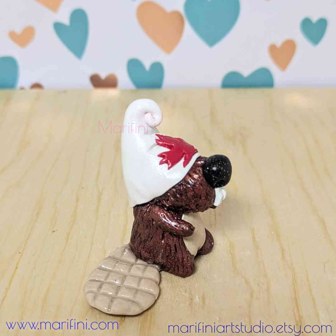 Beaver Gnome: Canada Maple Leaf