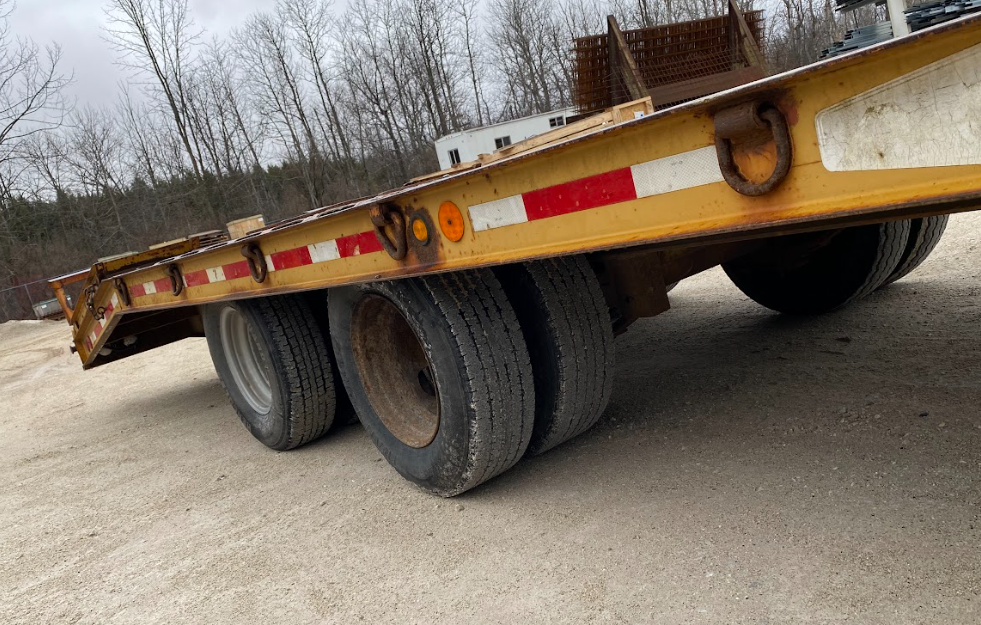 1994 Dynaweld 10-Ton Equipment Trailer