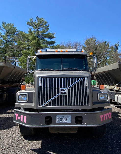 1999 Volvo Quad Axle Dump Truck