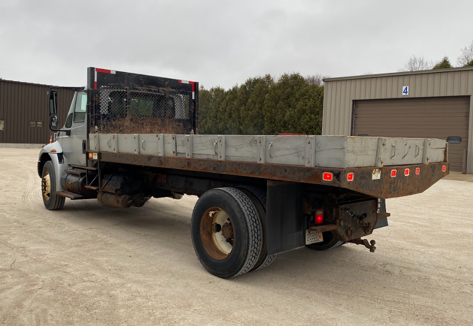 2004 International 4300 SBA 4X2 Dump Truck