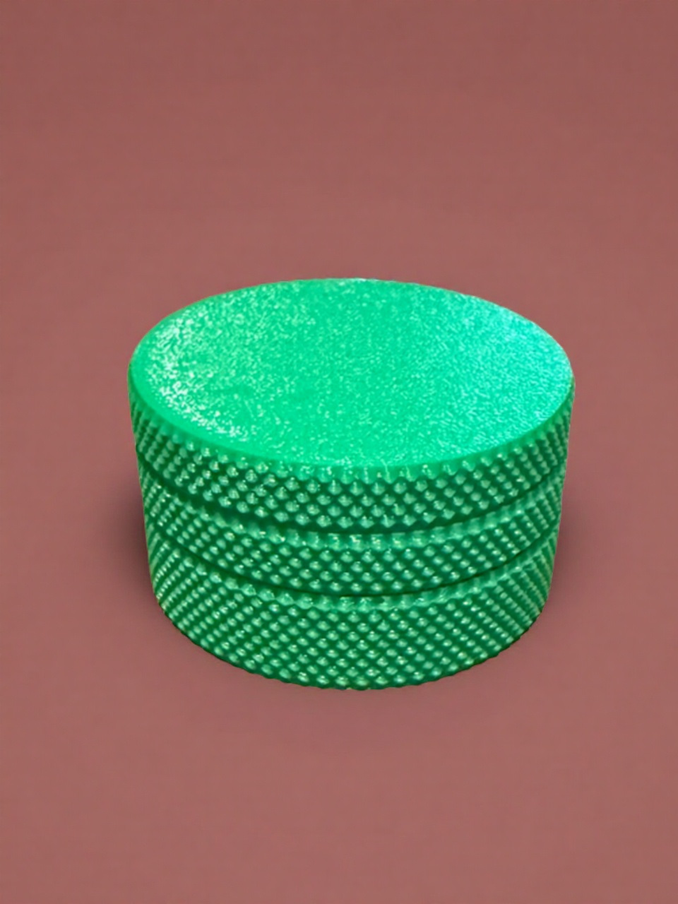 Small compact 3 piece magnetic grinder