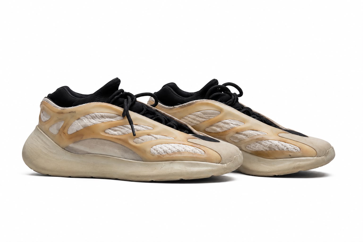 Adidas yeezy 700 v3