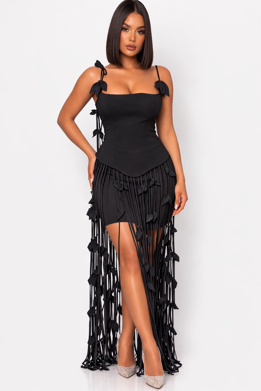 Robe noire à franges