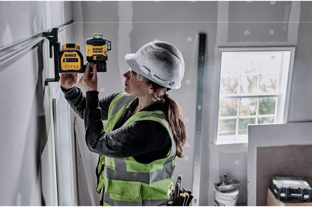 DEWALT 20V/12V MAX Laser Level Kit, 3 x 360, Green (DCLE34030G), Color Yellow
