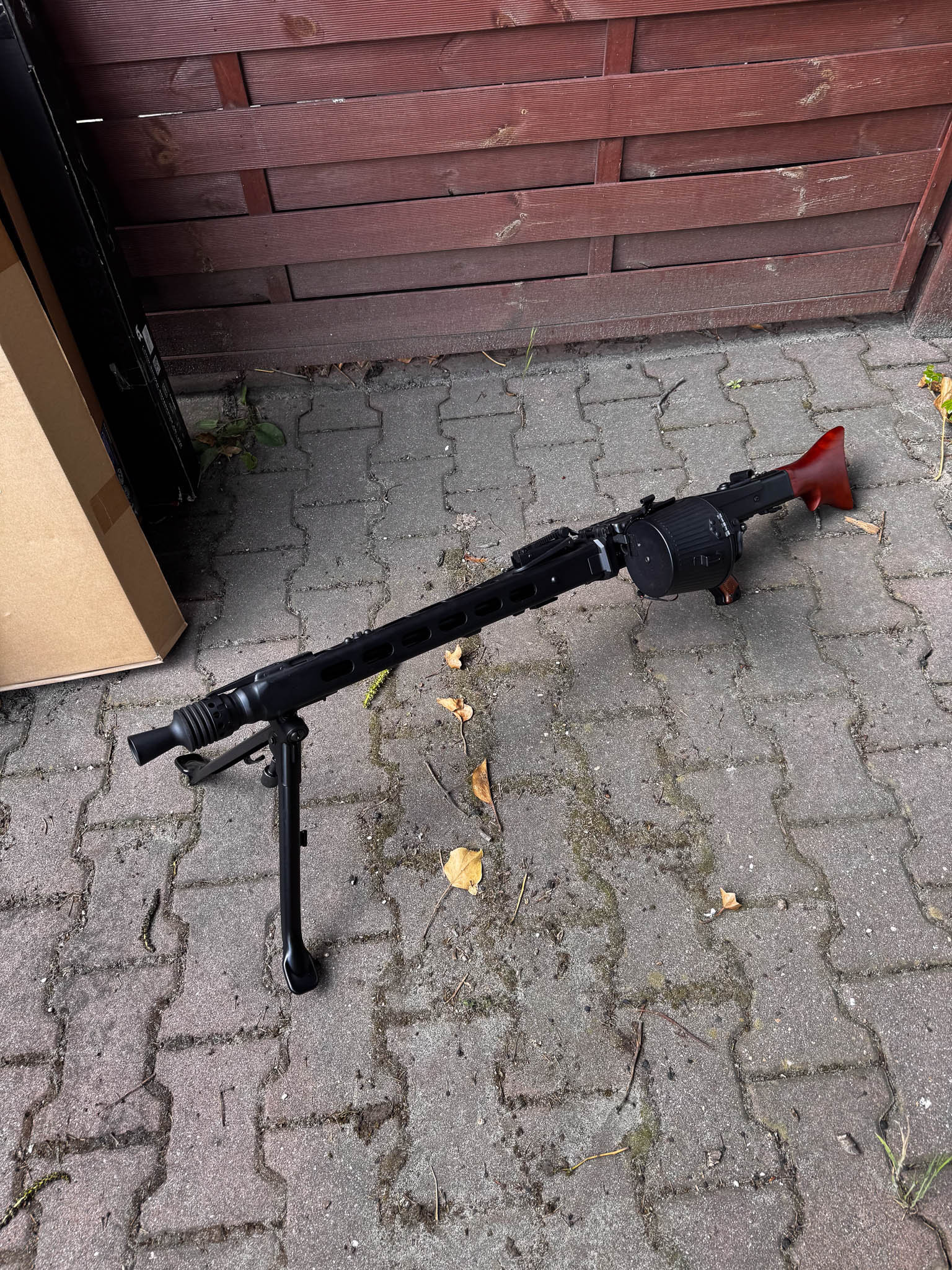 AGM MG42