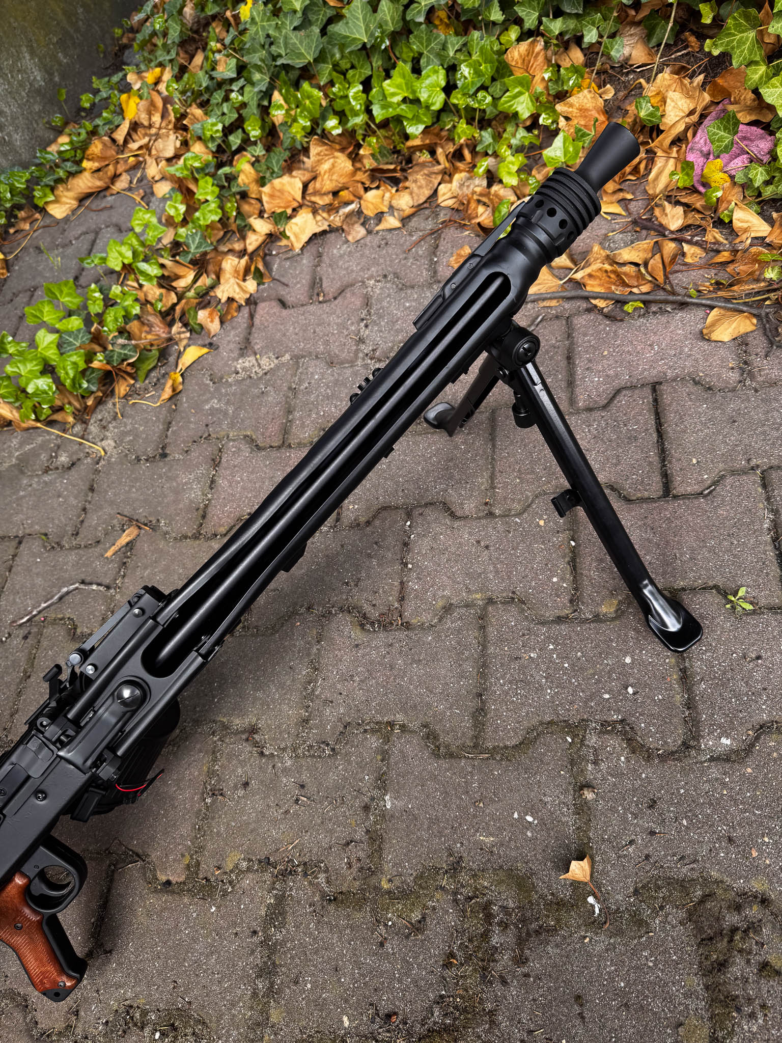 AGM MG42