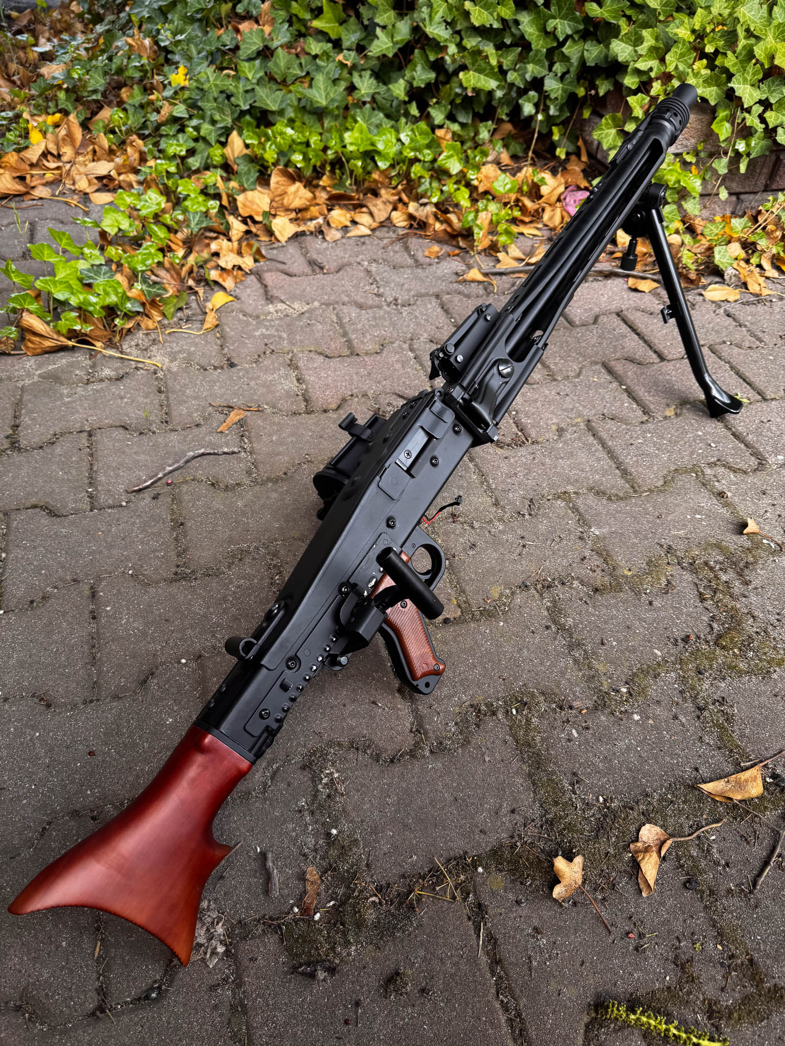 AGM MG42