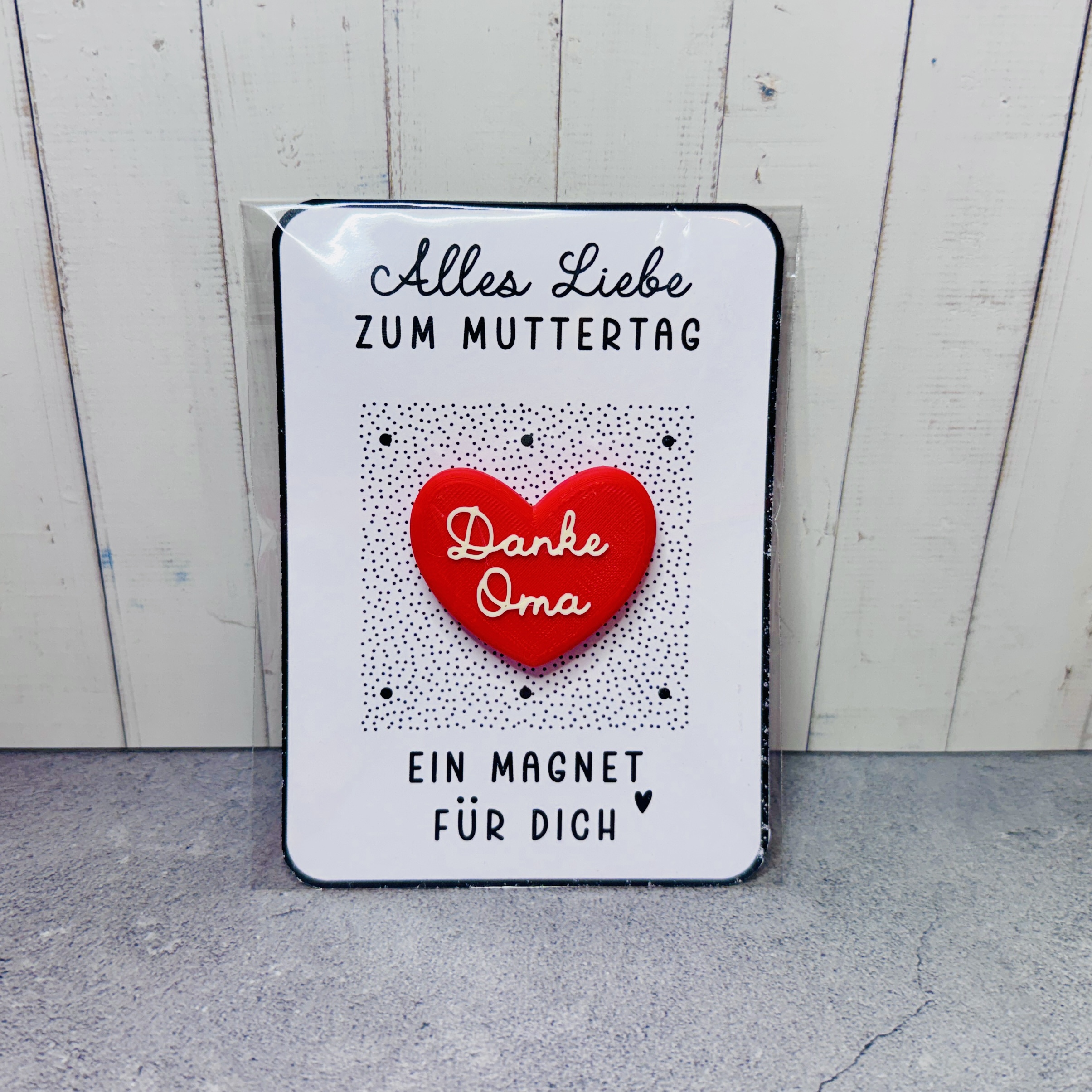 Magnet-Set mit Karte: Danke Oma Deko – das Herz in rot und der Schriftzug in weiß