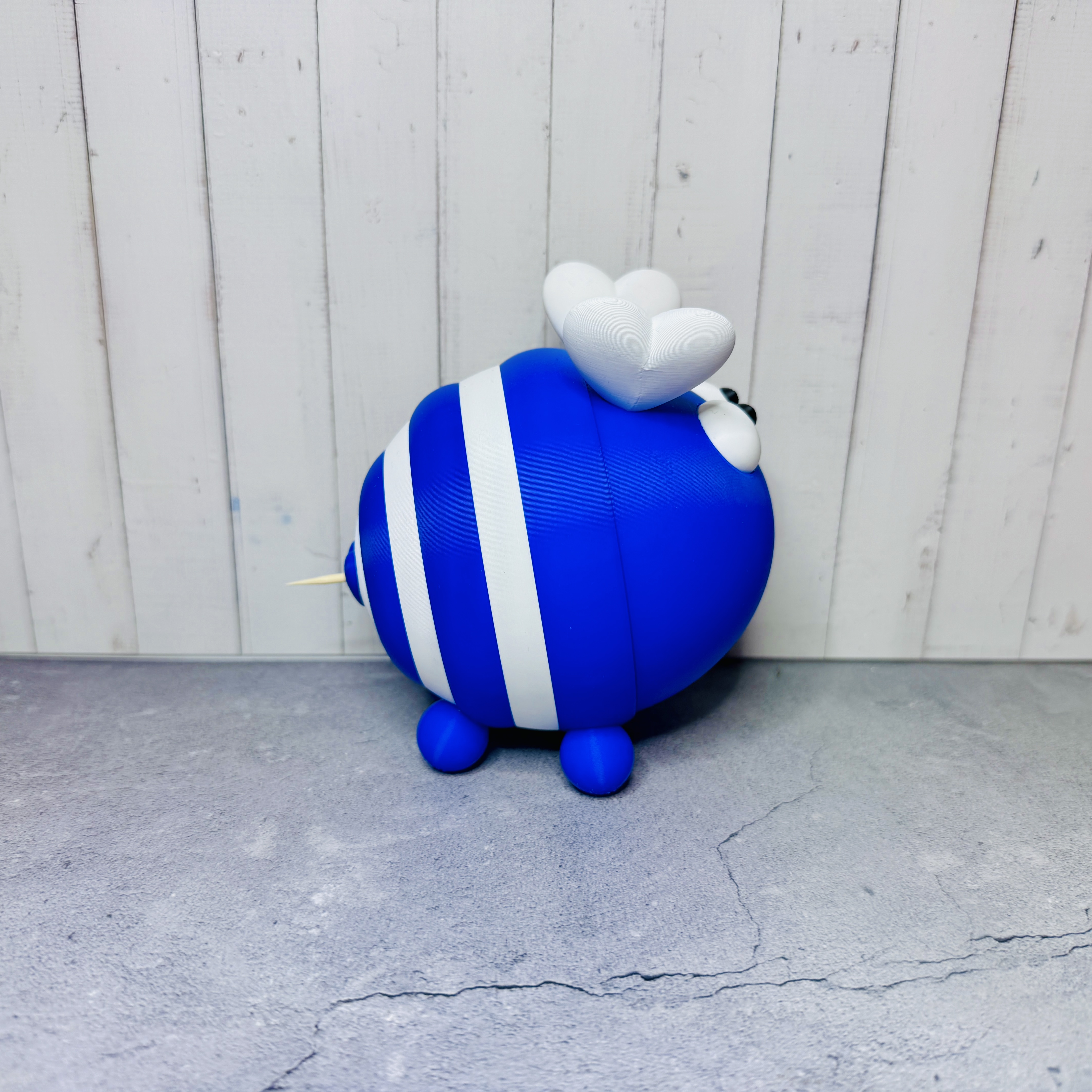 Zahnstocher Spender Hummel Biene “Horstie" - 3D gedruckt - auch was für Fußballfans blau-weiß