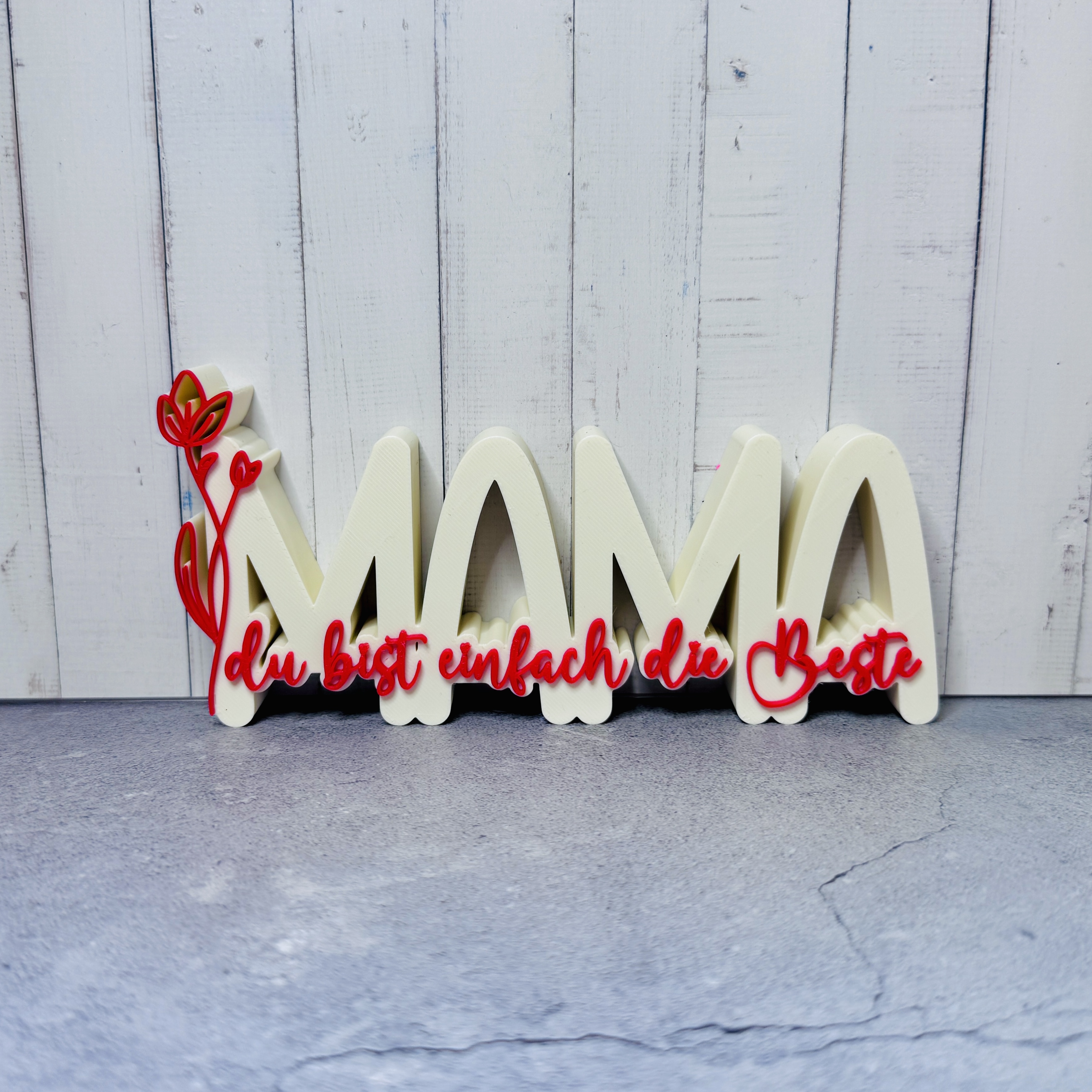 Schriftzug „Mama du bist einfach die Beste“ – herzliche Geste zum Muttertag in creme