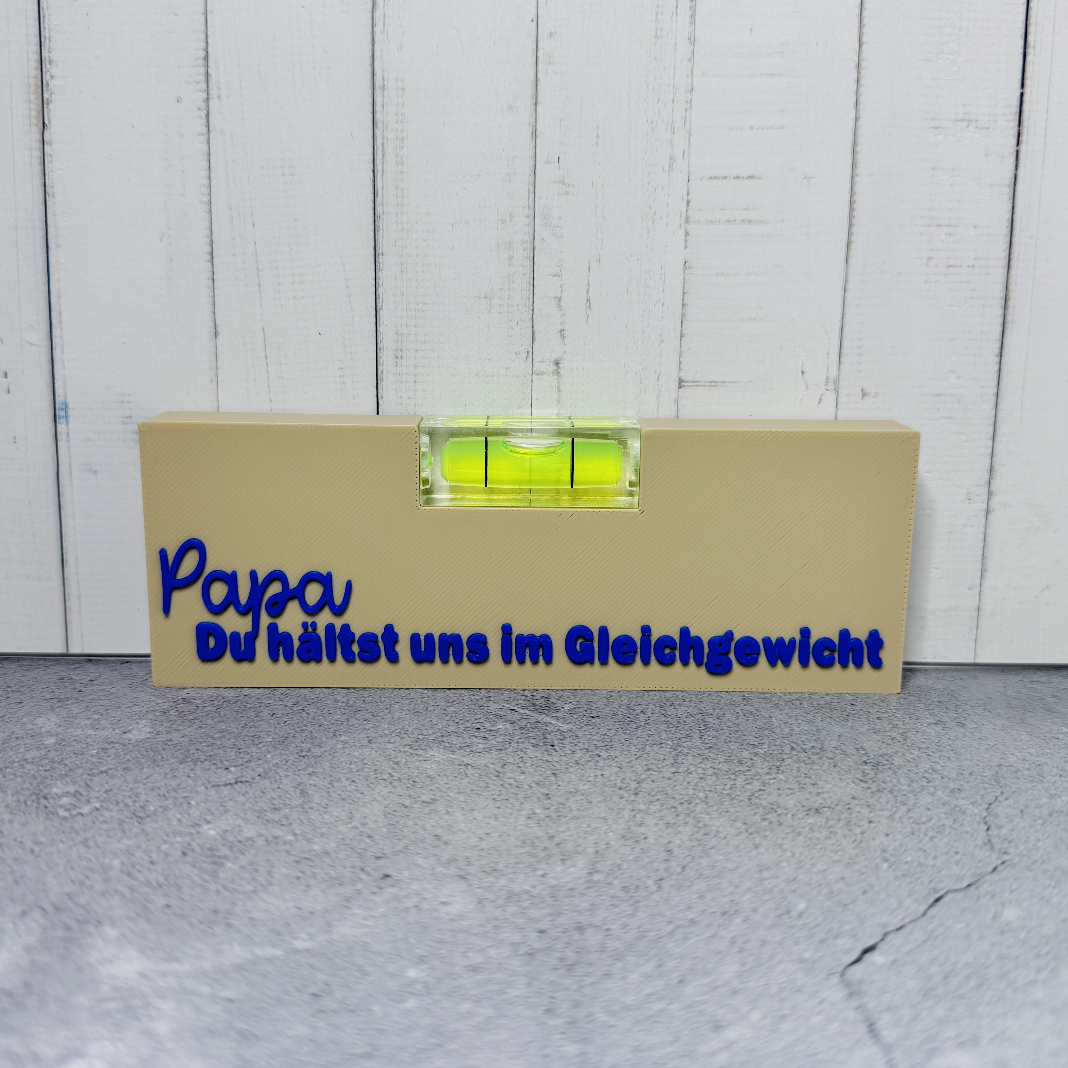 Ein kleines liebvolles Geschenk zum Vatertag in eiche und blau Wasserwaage | Papa | Handwerker | Geschenk