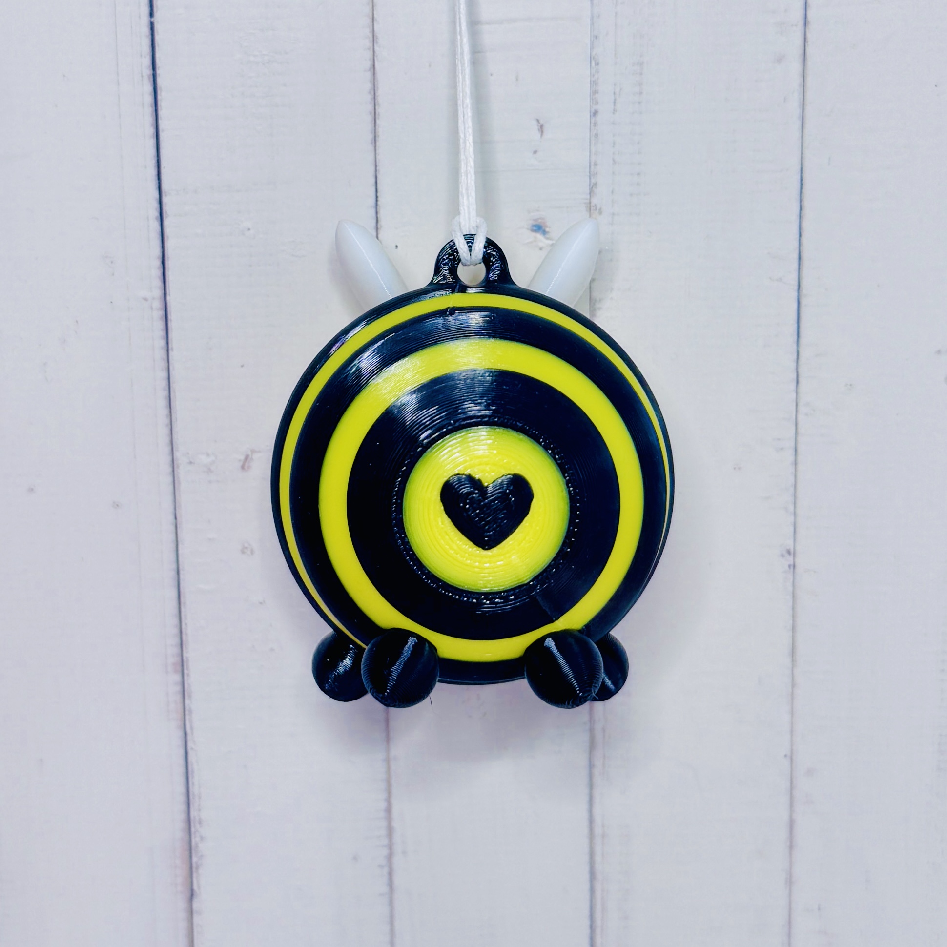 Der kleine „Horstie“ – die lustige Hummel in gelb-schwarz als Anhänger für Ihr liebevolles Zuhause - Outdoor | Garten | Terrasse