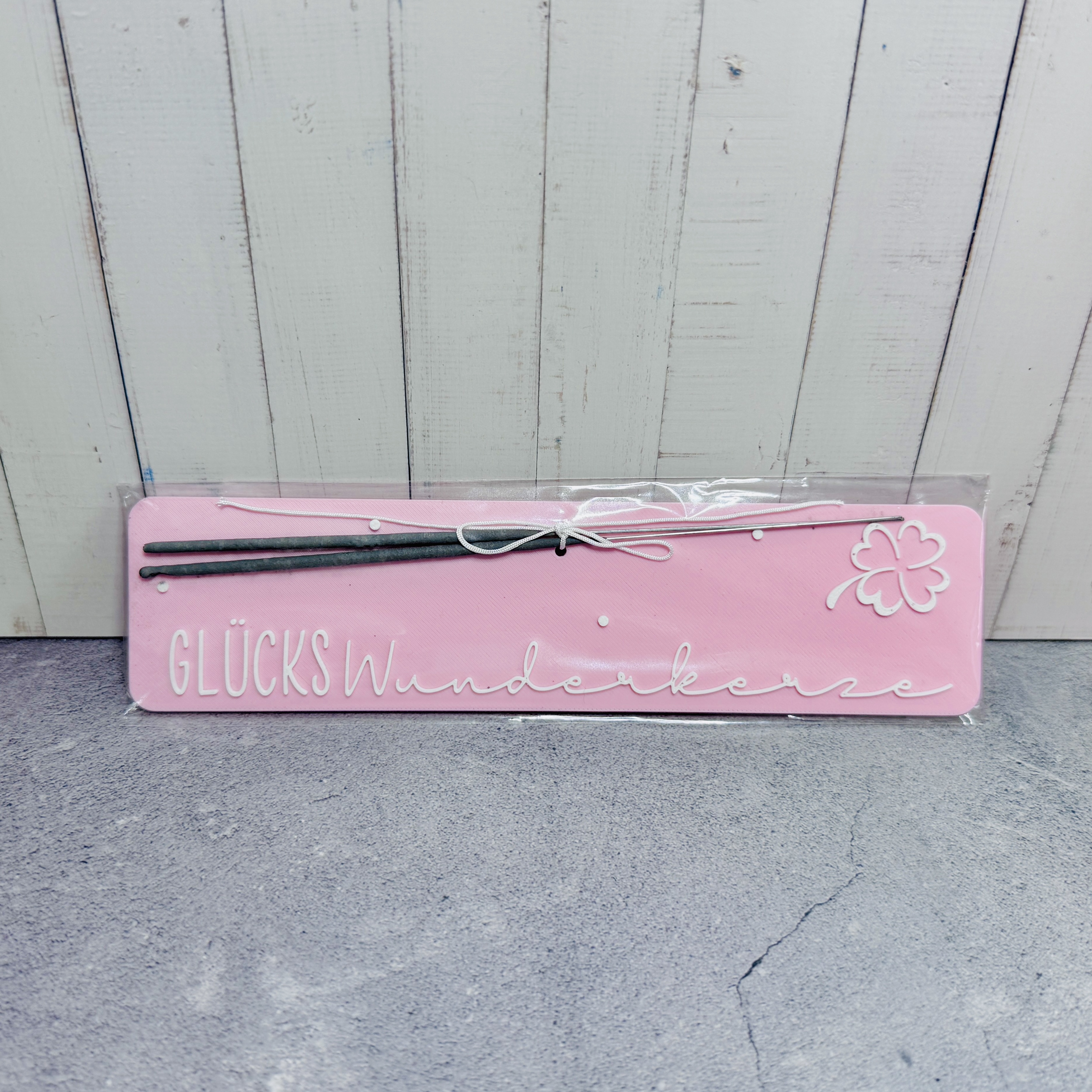 Glückswunderkerze - ein kleines Feuerwerk für dein Glück in rosa mit weißer Schrift