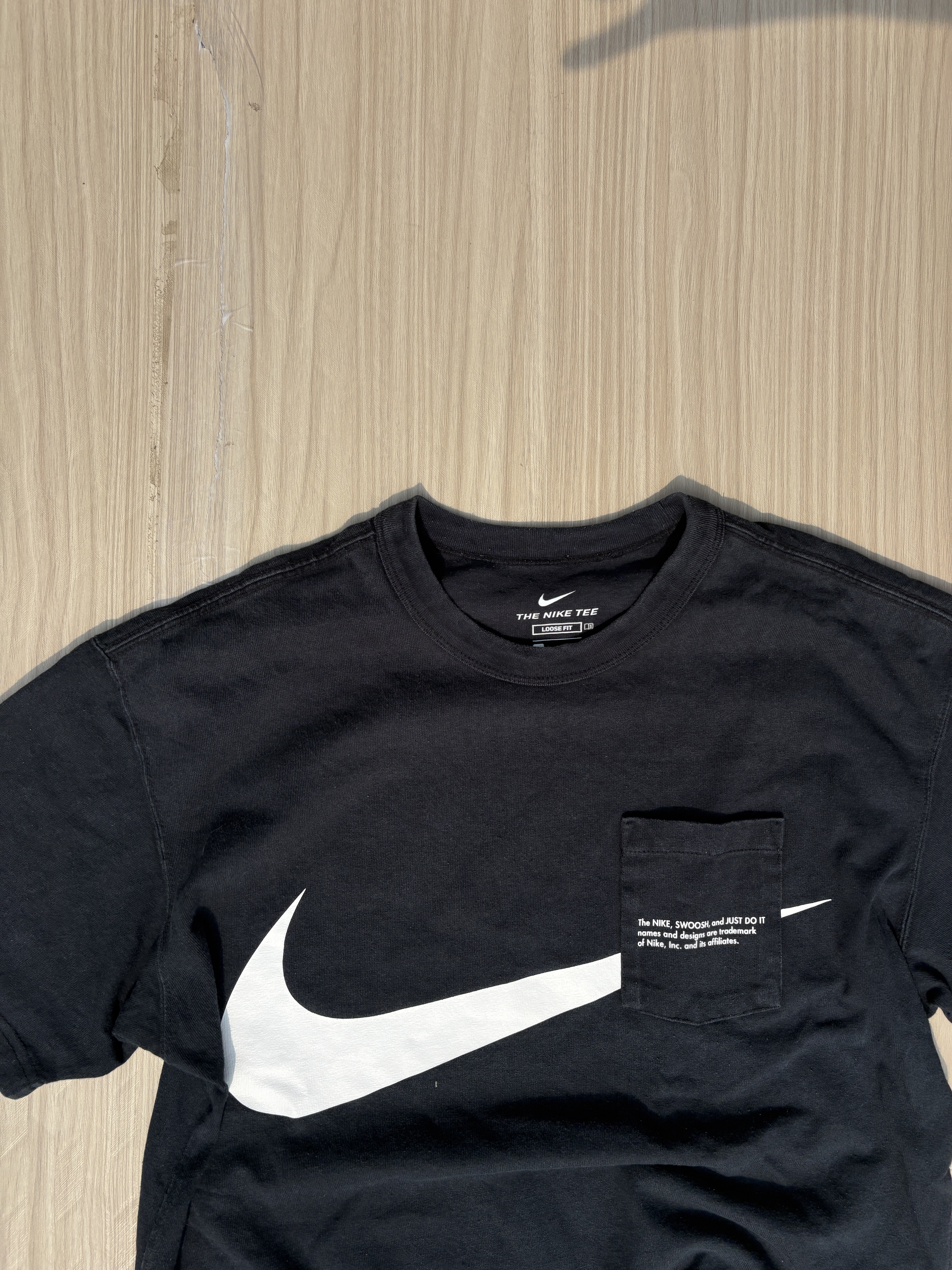 Nike Big Swoosh Pocket Tee (L)
