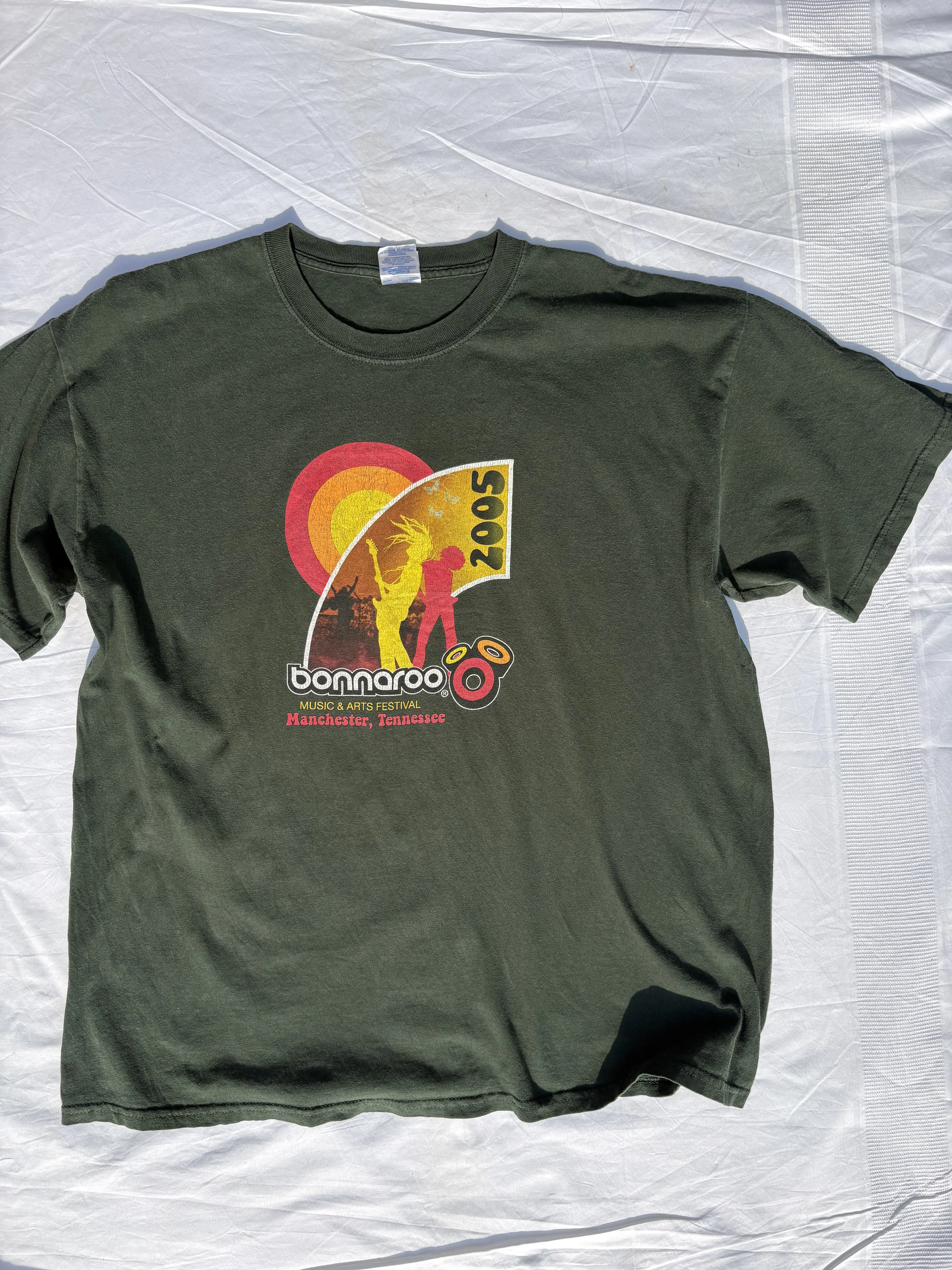 Gildan 2005 Bonnaroo Graphic T-shirt (XL)