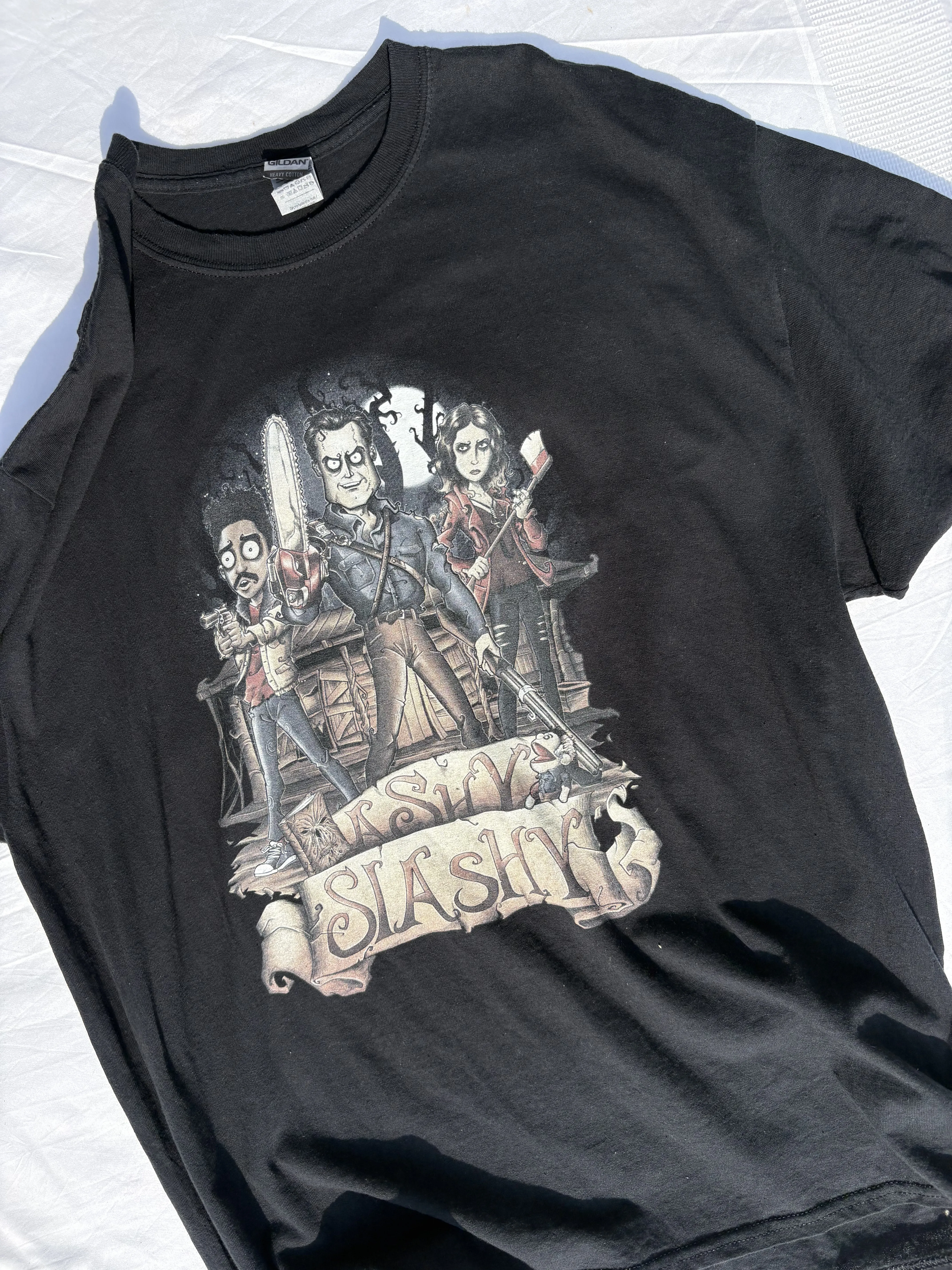 Gildan Ash Vs Evil Dead Graphic T-shirt (XL)