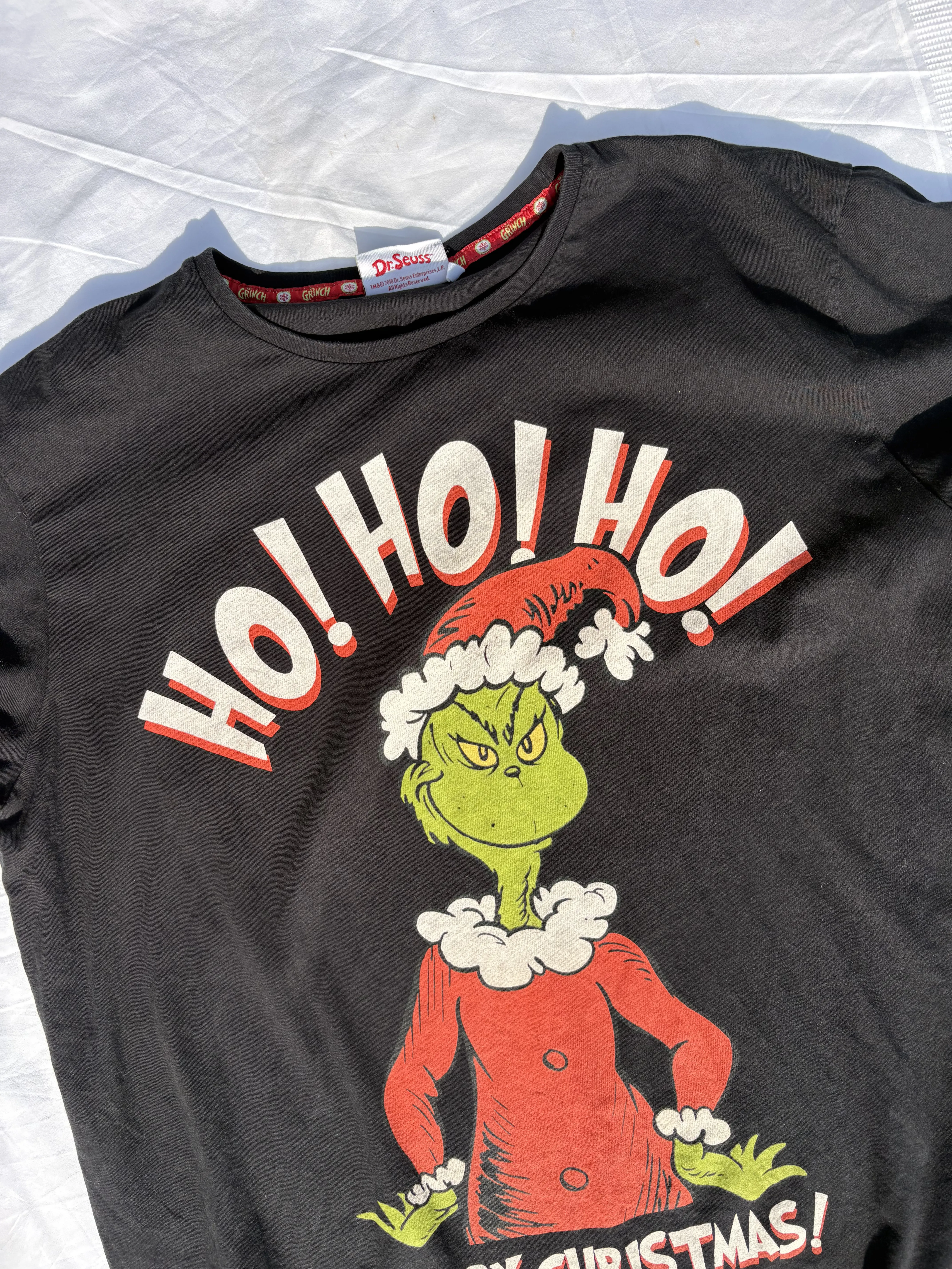 The Grinch Christmas Graphic T-shirt (L)