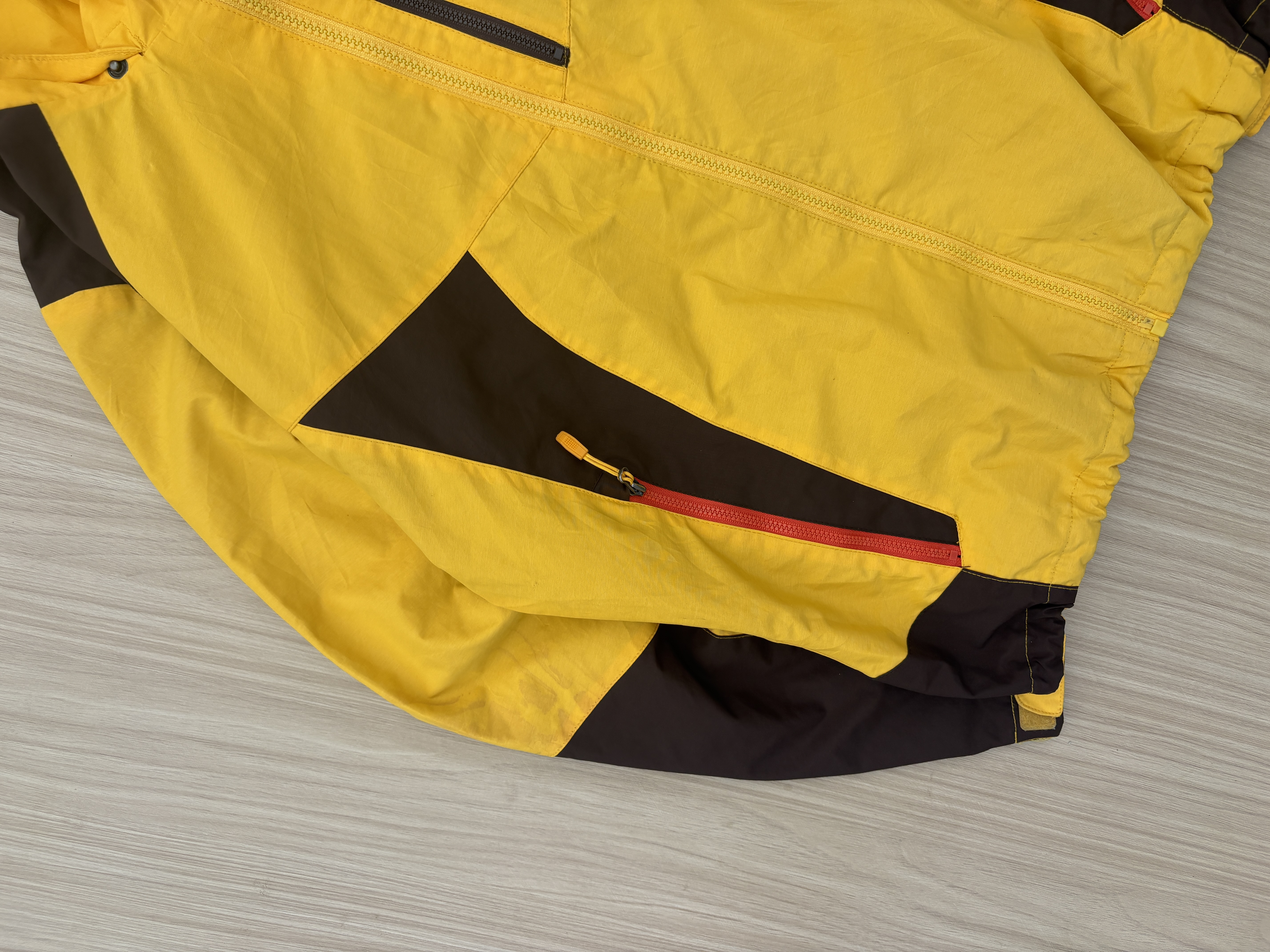 NEPA Gorpcore Wind-Breaker 