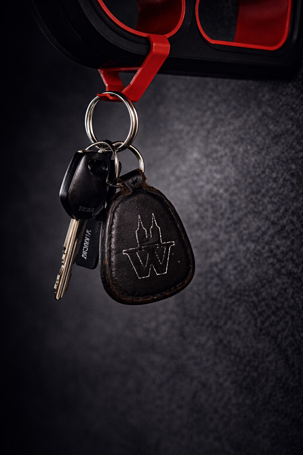 Porta casco da parete