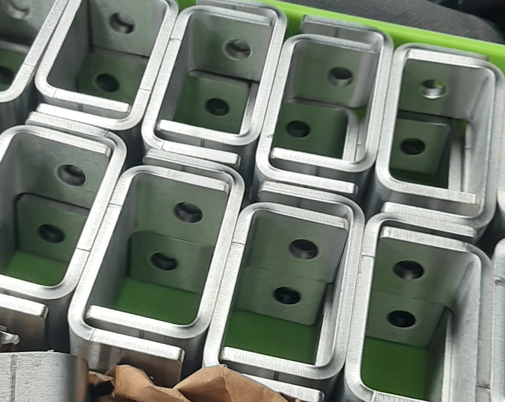 P1363A (UNISTRUT) ALTERNATIVE, 1/4" 304 STAINLESS STEEL