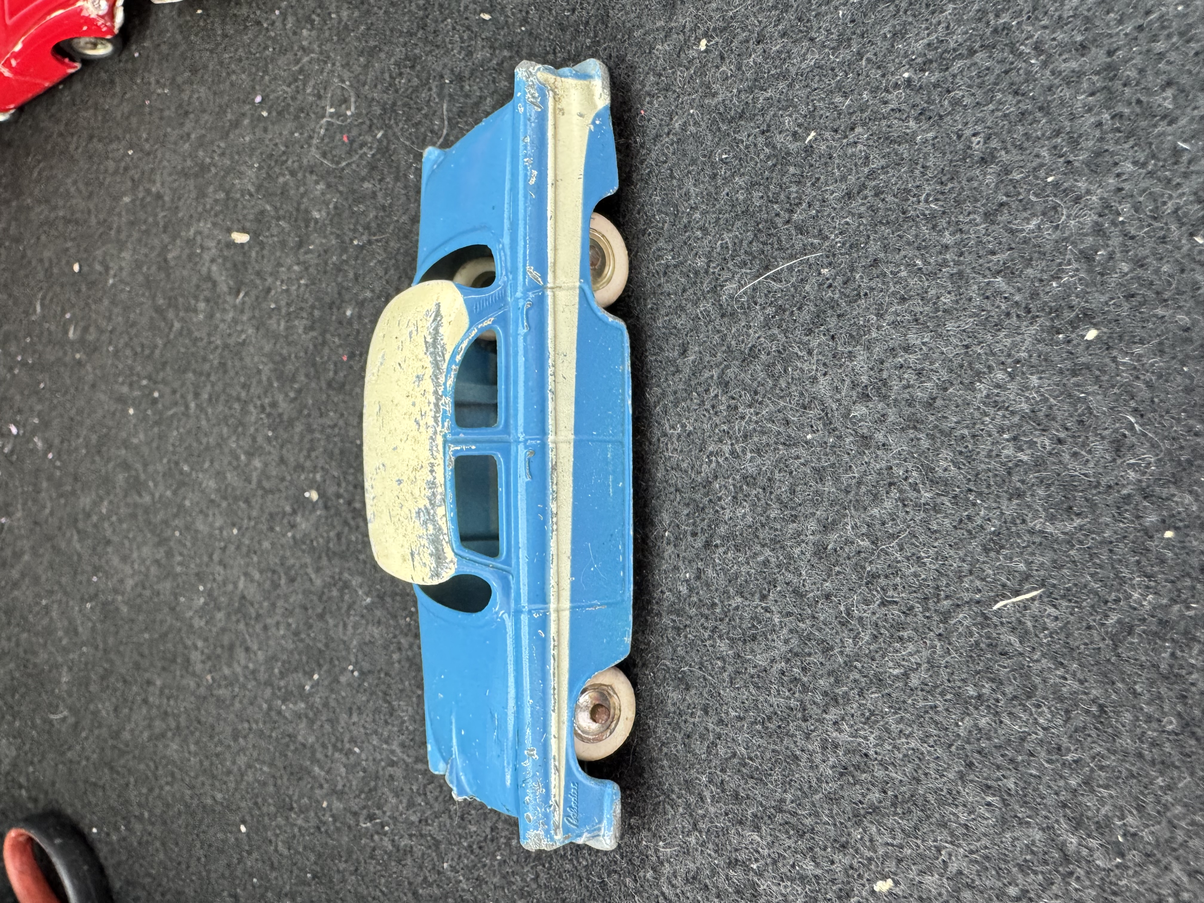 Voiture miniature vintage