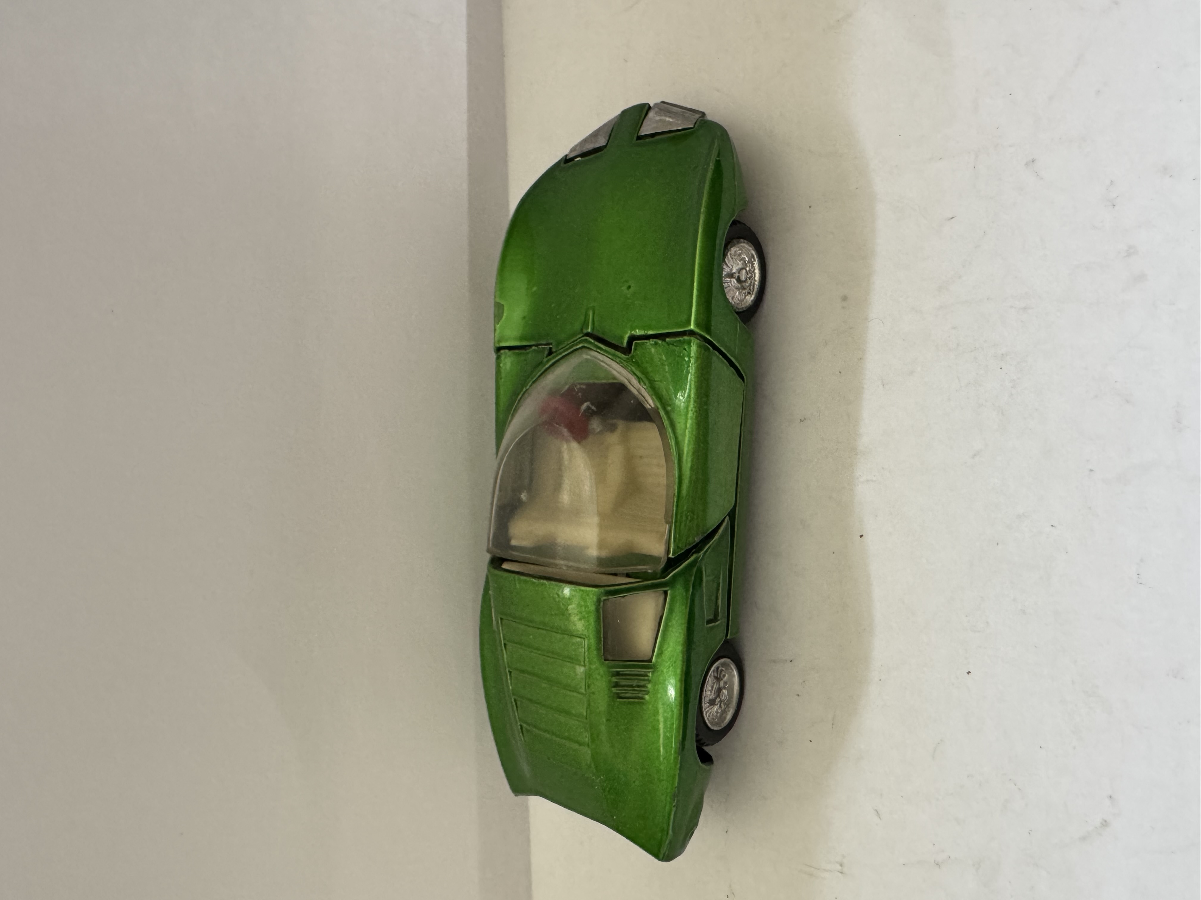 Voiture miniature verte
