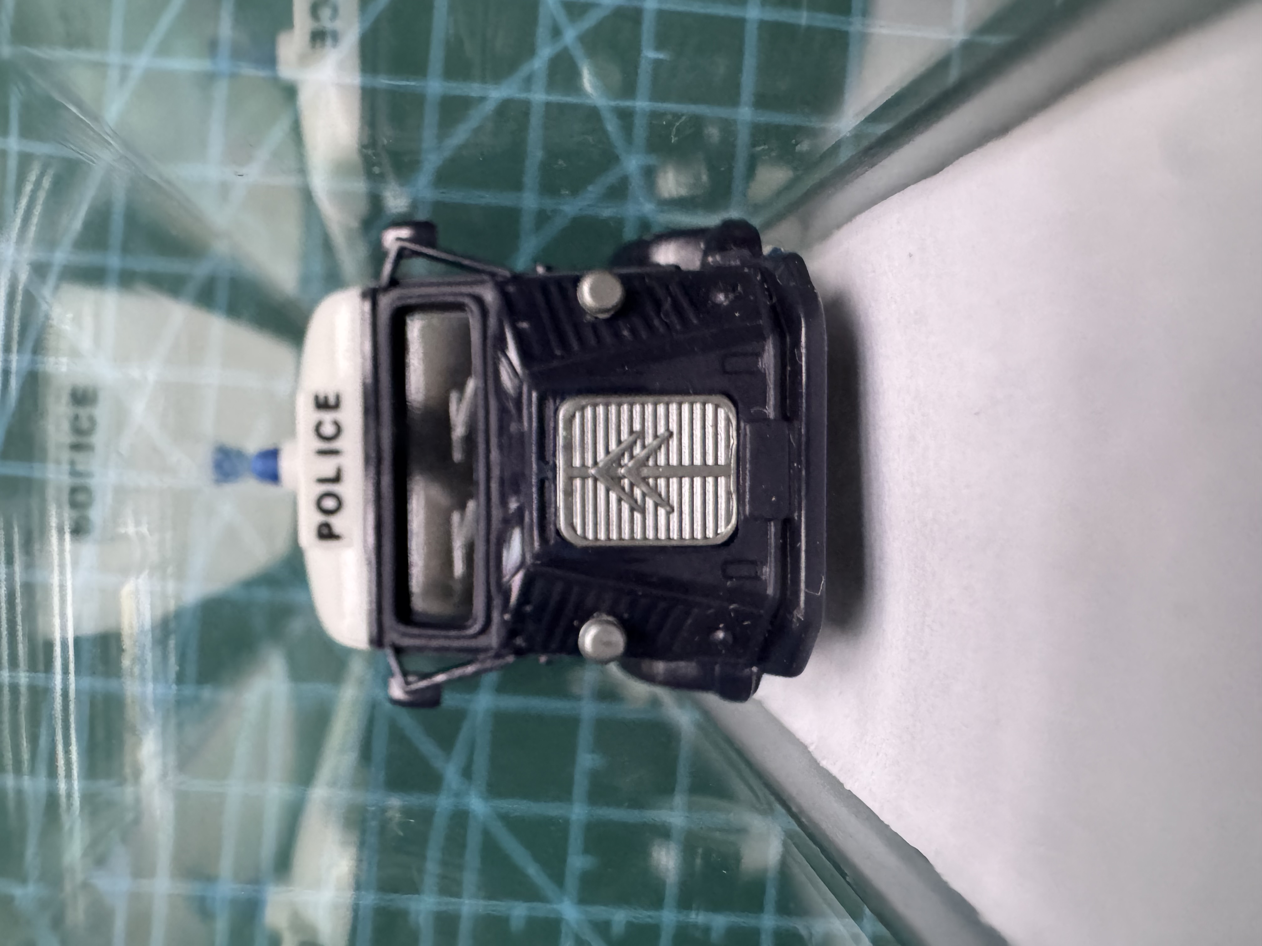 Miniature camion de police