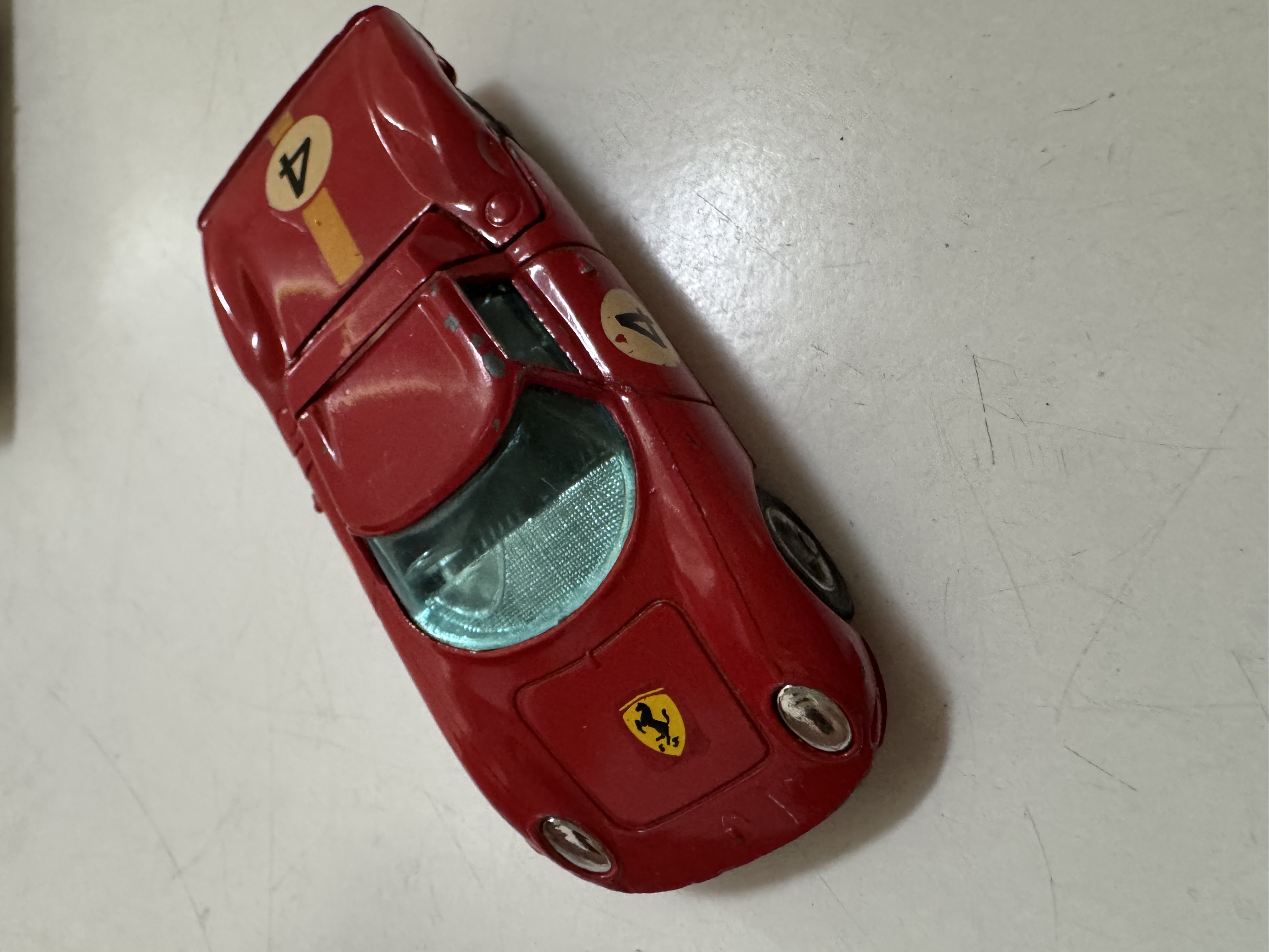 Voiture miniature Ferrari
